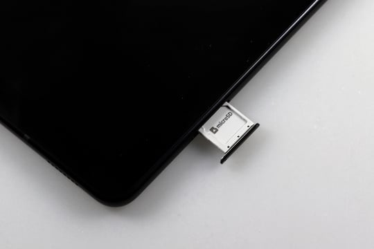 Der MicroSD-Schacht des Tablets