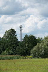 Die Telekom wrde gerne noch mehr Stationen aufbauen, hngt aber in rtlicher Brokratie und bei Bedenkentrgern fest. Zu sehen ist ein Mast in Kyritz in Brandenburg.