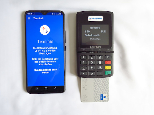VR-pay:Me: Erster Zahlungsvorgang mit einer V-Pay-Karte