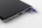 Der S Pen schaut aus dem Galaxy Note 10 heraus