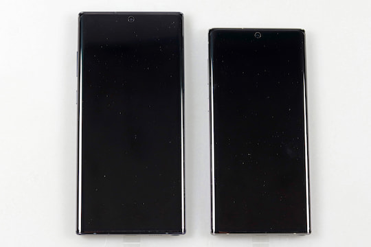 Noch nicht wach: Galaxy Note 10(+) und Galaxy Note 10(r.)