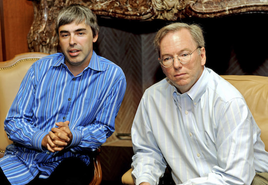 Larry Page mit Eric Schmidt (r.)