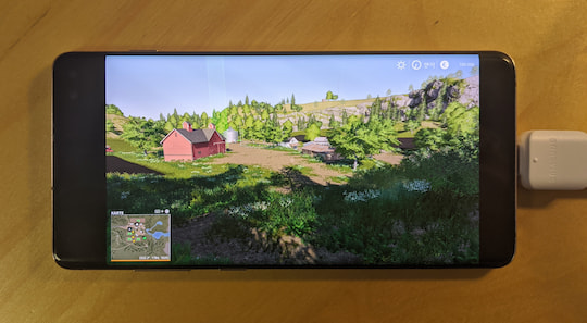 "Farming Simulator" mit breiten Balken auf einem Galaxy S10+