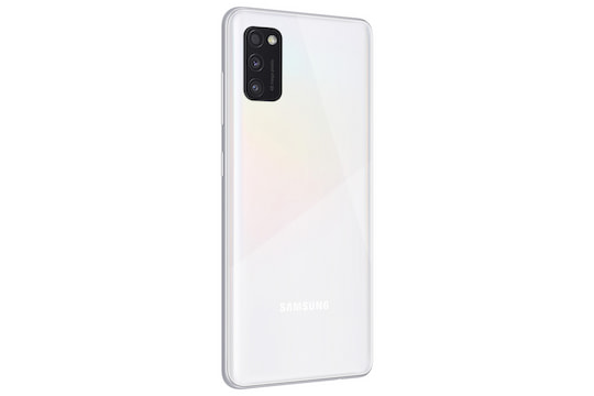 Das Samsung Galaxy A41 in der Farbe "Wei" mit Triple-Kamera