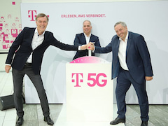 Zum Breitenstart von 5G freuen sich Michael Hagspihl (COO Telekom Privatkunden), Dirk Wssner (CEO Telekom Deutschland) und Walter Goldenits (CTO Telekom Deutschland)