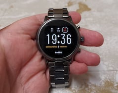 Smartwatch von Fossil mit WearOS