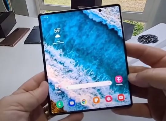 Das Hauptdisplay des Galaxy Z Fold 2 5G