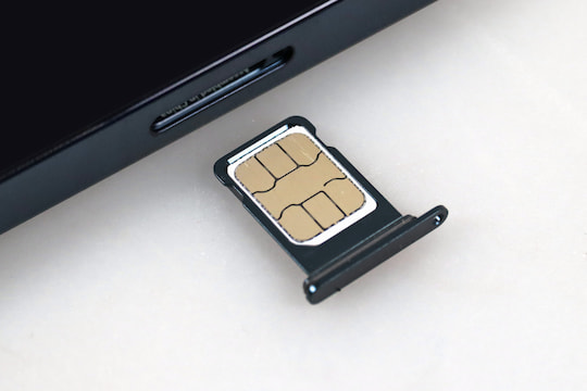 Im Kartenslot ist Platz fr eine Nano-SIM-Karte