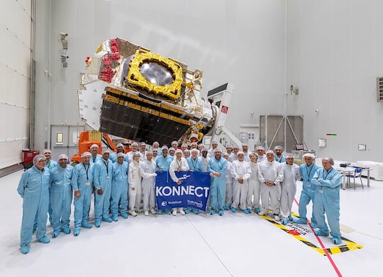 Satellit Konnect Eutelsat Reinraum