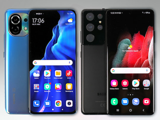 Xiaomi Mi 11 (l.) und Samsung Galaxy S21 Ultra