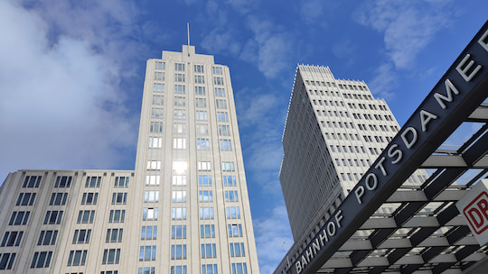 Oppo Find X3 Pro: Potsdamer Platz, The Ritz-Carlton Berlin