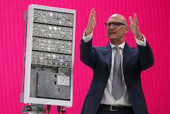 Telekom Chef Tim Httges hielt beim Breitbandgipfel einen Impulsvortag zum Netzausbau.