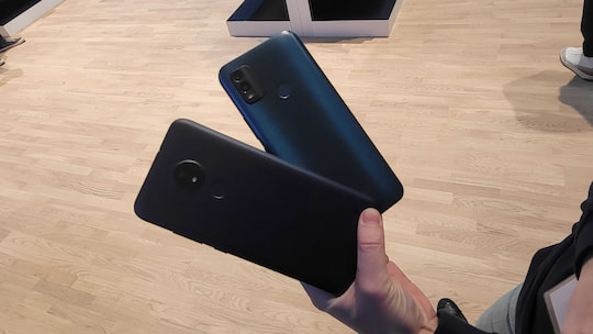Nokia C21 (schwarz) und Nokia C21 Plus