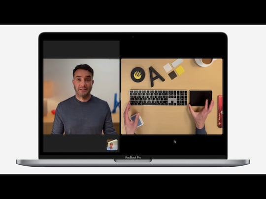 Die Continuity-Kamera am MacBook kann mit KI ein Bild von "von oben" generieren. 
