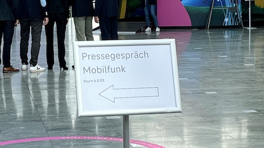 Nach langer Pause wieder eine "echte" Pressekonferenz im Telekom Hauptquartier in Bonn.