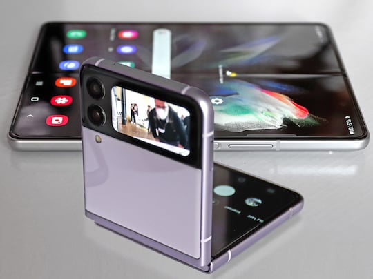 Samsung Galaxy Z Flip 3 (vorne) und Galaxy Z Fold 3
