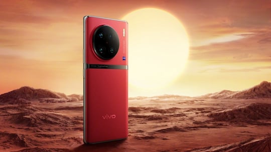 Das Vivo X90 Pro (Plus) kommt unter anderem in der Farbe Rot