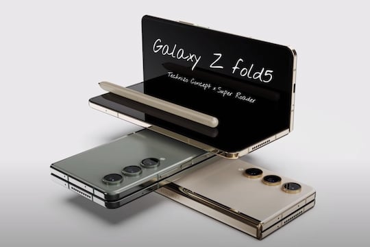 Galaxy Z Fold 5 halb aufgeklappt und geschlossen