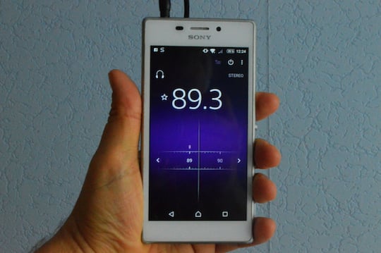 Indien schreibt terrestrischen Radioempfang in Smartphones vor (Bild: Sony Xperia XZ2)