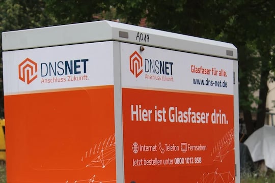 In Wustermark im Landkreis Havelland aktivierte DNS:NET die ersten Glasfaseranschlsse