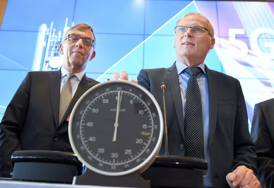 Die letzte 5G-Frequenzauktion wurde noch vom damaligen BNetzA-Prsidenten Jochen Homann (rechts) geleitet.