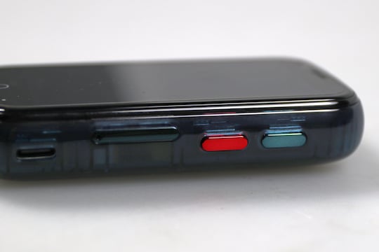USB-Typ-C-Anschluss, Hybrid-Kartenslot, Funktionstaste und Ein-/Ausschalter auf der rechten Seite