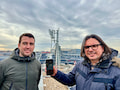 Die Vodafone-Ingenieure lvaro Fructuoso und Ivn Gallego beim ersten europischen Test der verbesserten 5G-Technologie in Ciudad Real (Spanien).